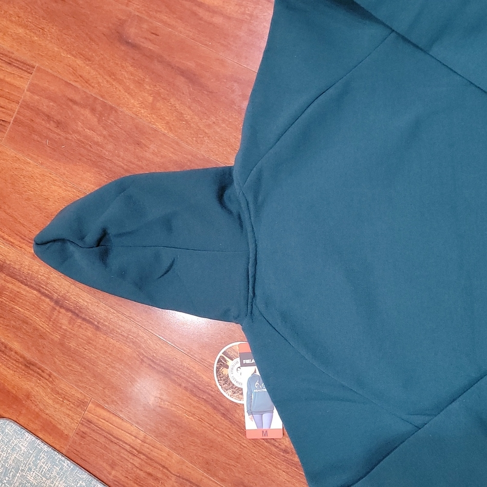 NWT Realtree camo hoodie - Picture 9 of 11